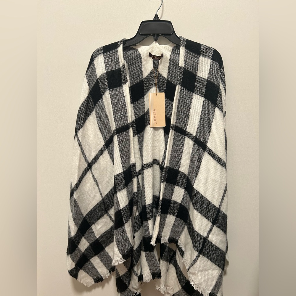 NWT Altare Shawl